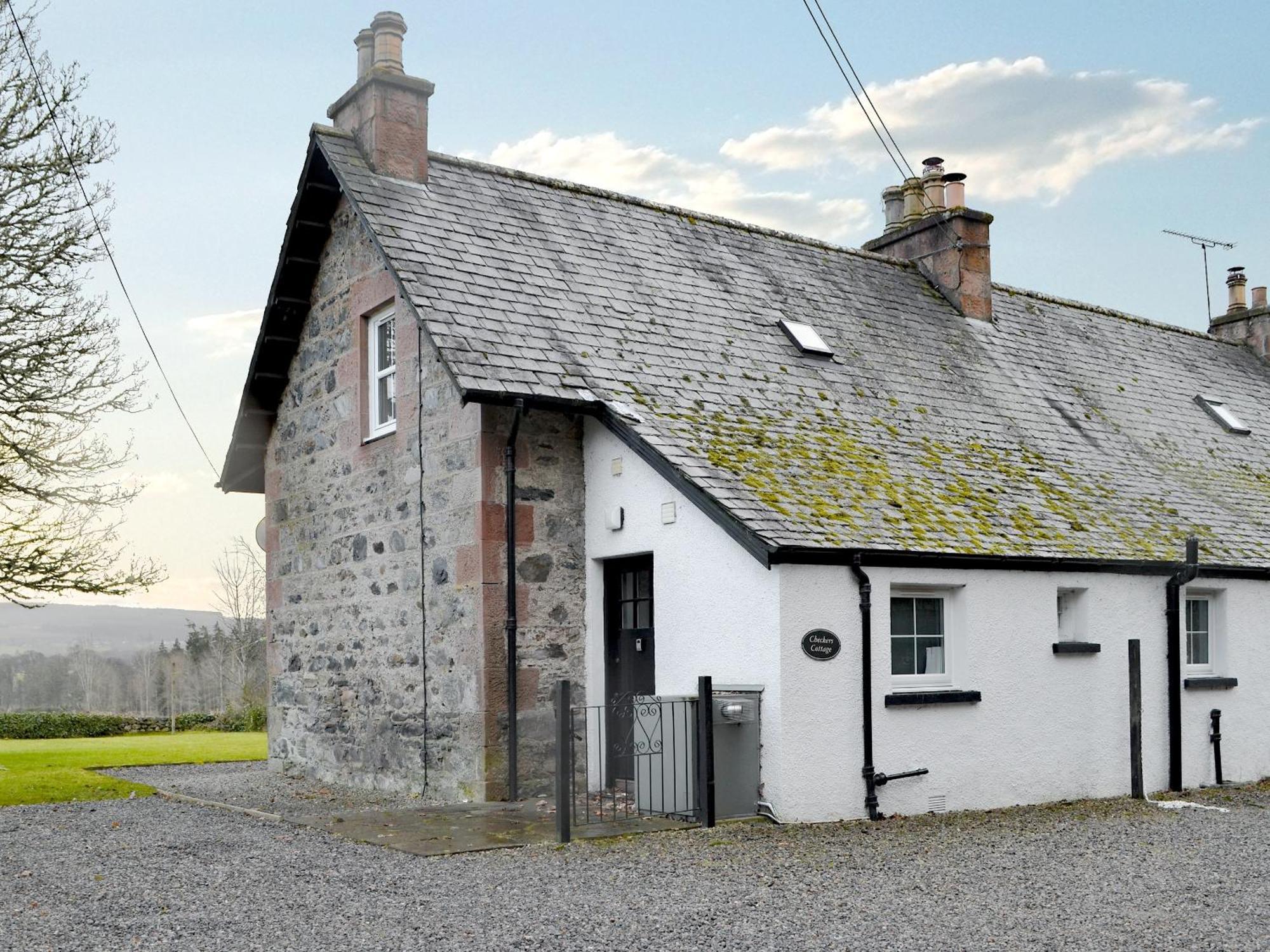 Belladrum Checkers Cottage - Beaufort Estate מראה חיצוני תמונה