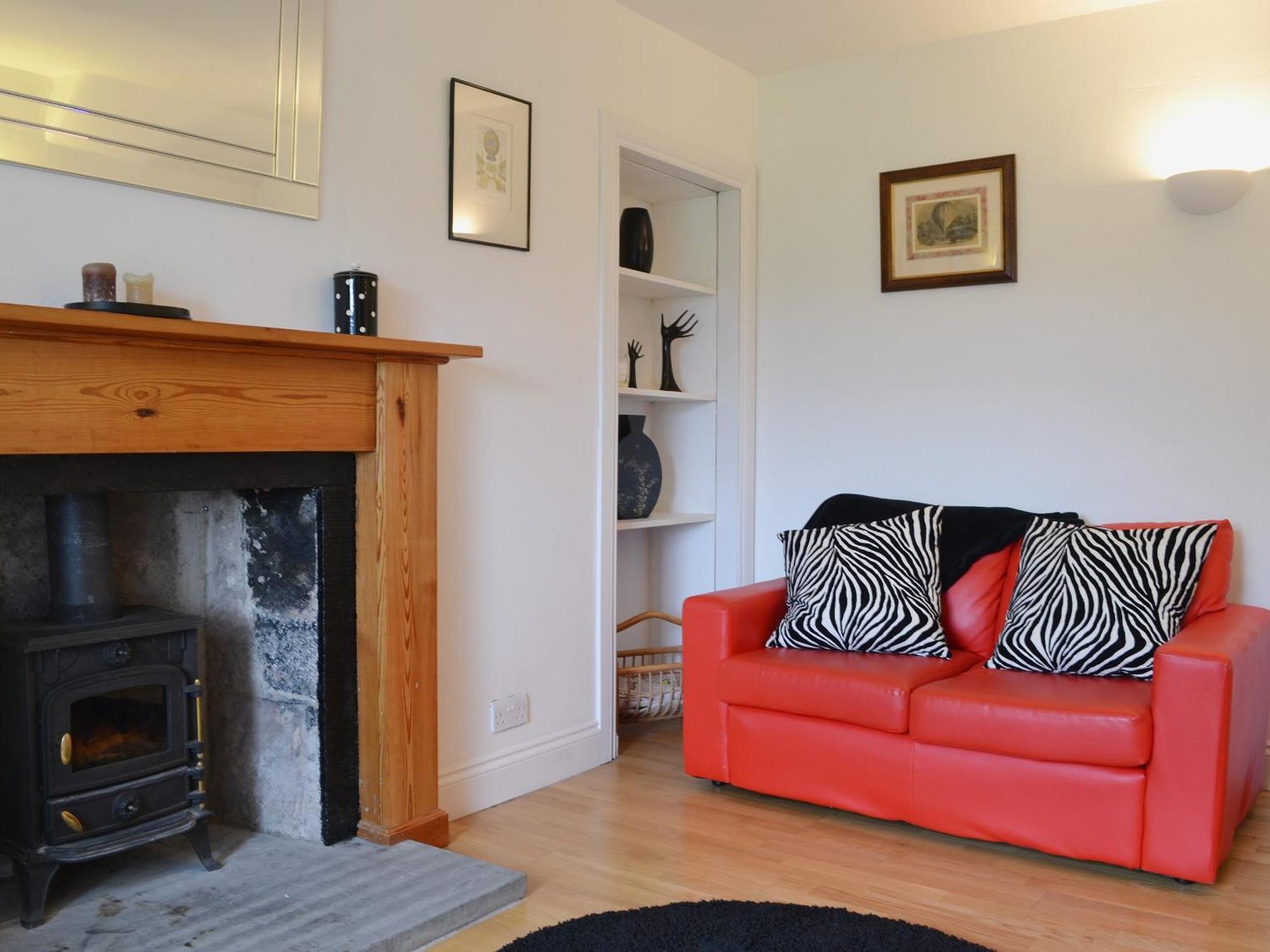 Belladrum Checkers Cottage - Beaufort Estate מראה חיצוני תמונה