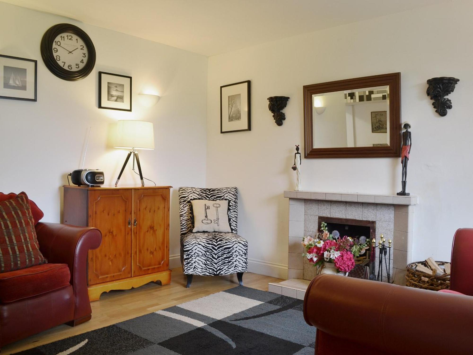 Belladrum Checkers Cottage - Beaufort Estate מראה חיצוני תמונה