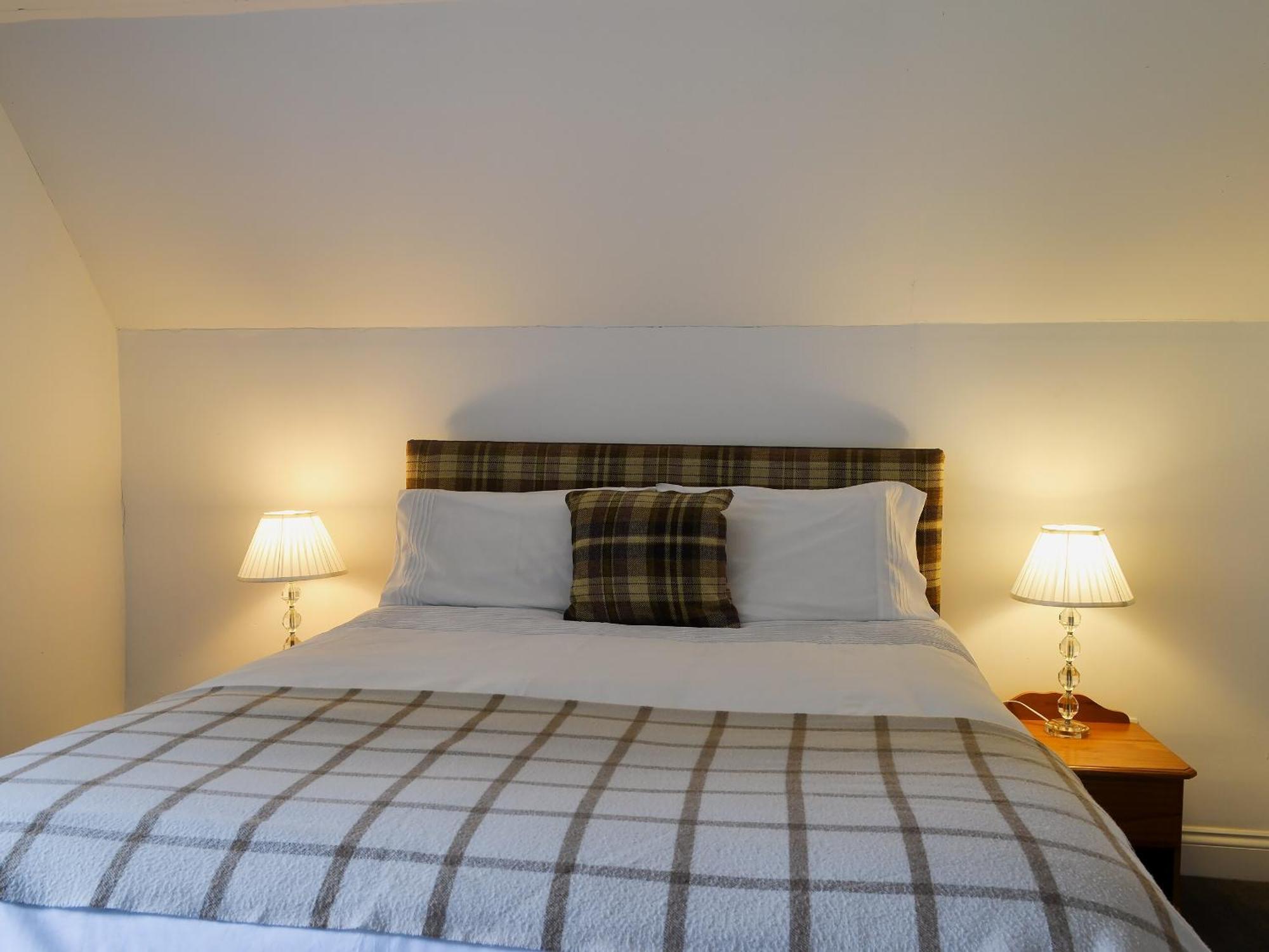 Belladrum Checkers Cottage - Beaufort Estate מראה חיצוני תמונה